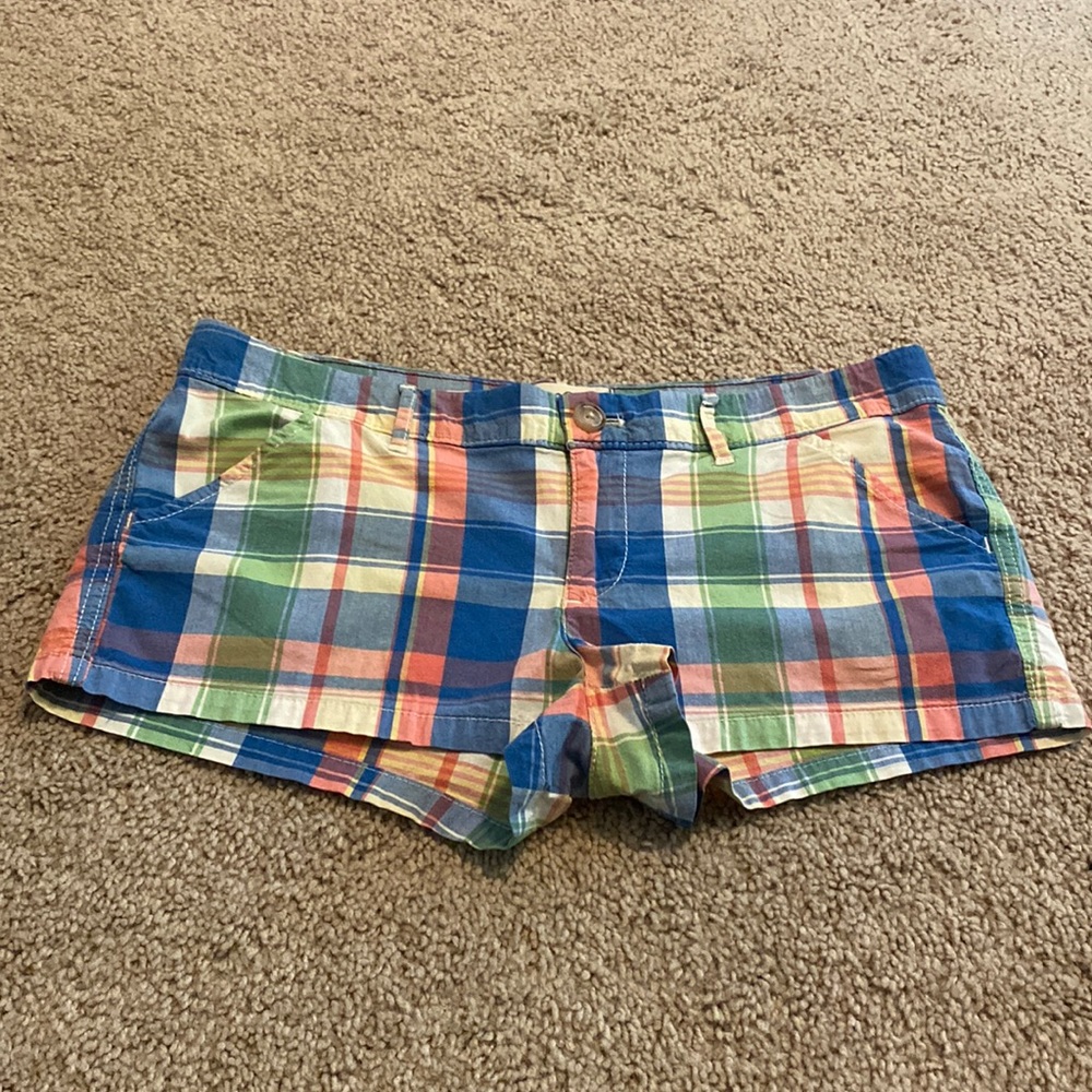 Hollister size 5